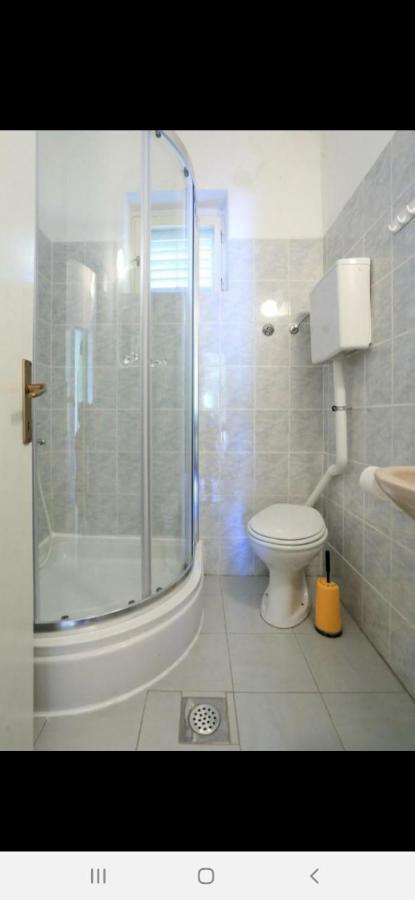 Basil Apartments And Rooms Betina  Εξωτερικό φωτογραφία
