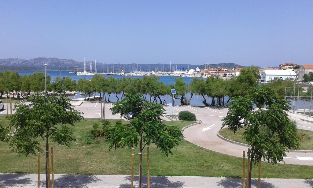 Basil Apartments And Rooms Betina  Εξωτερικό φωτογραφία