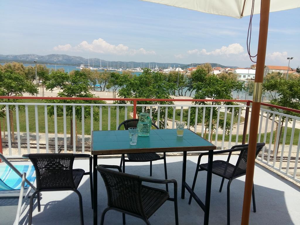Basil Apartments And Rooms Betina  Εξωτερικό φωτογραφία
