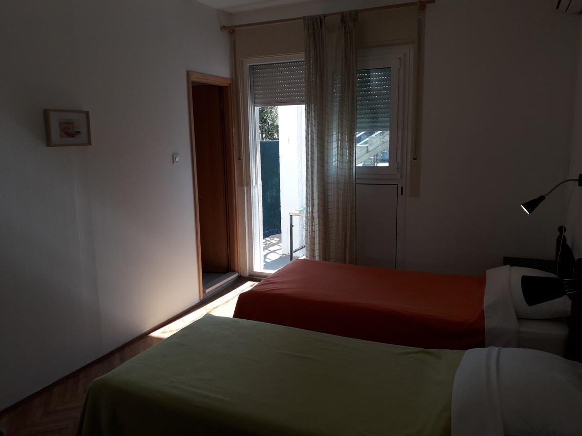 Basil Apartments And Rooms Betina  Εξωτερικό φωτογραφία